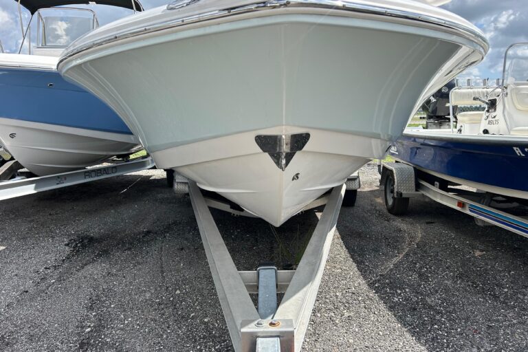 2016 Robalo 246 Cayman