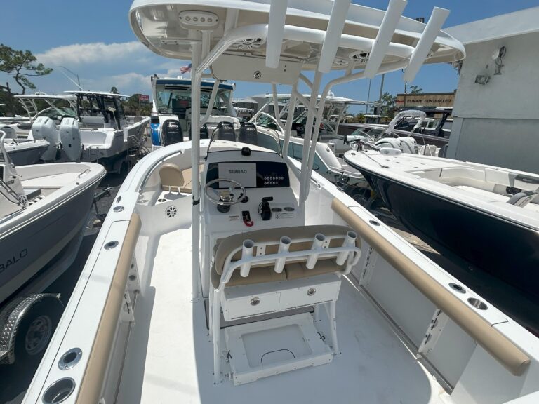 2016 Sportsman Open 232 Center Console