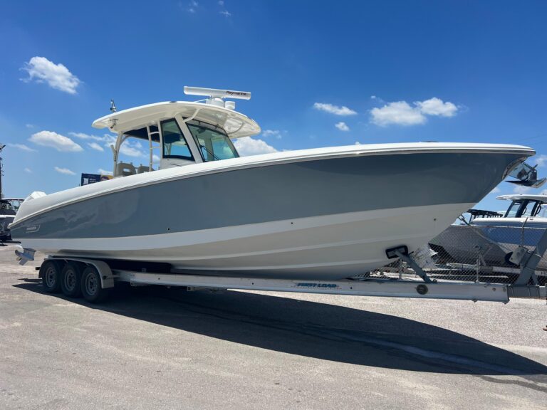 2017 Boston Whaler 350 Outrage