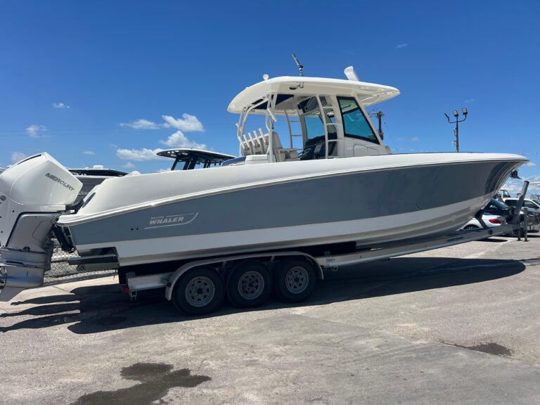 2017 Boston Whaler 350 Outrage
