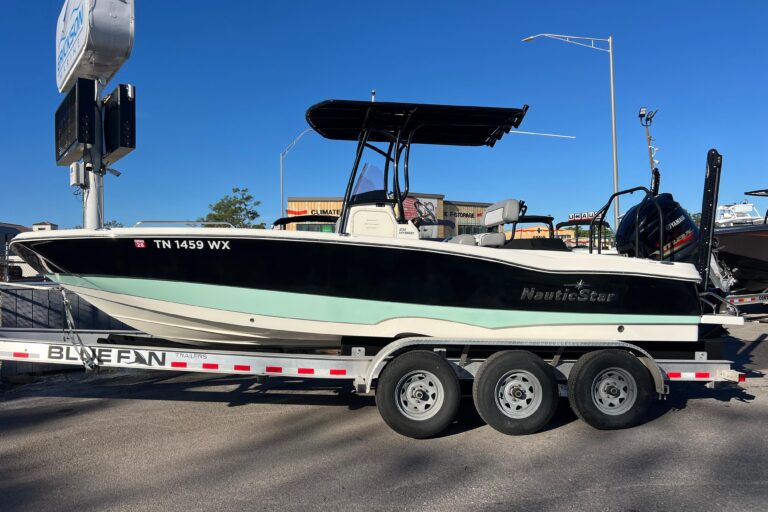 2021 NauticStar 231 Hybrid