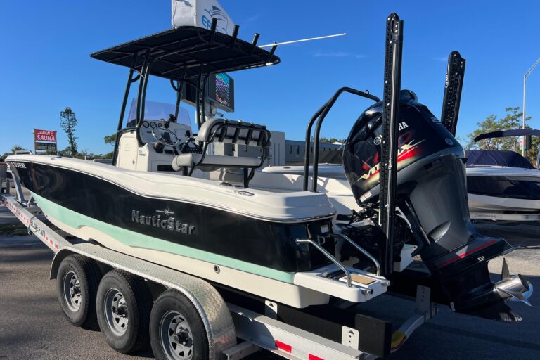 2021 NauticStar 231 Hybrid