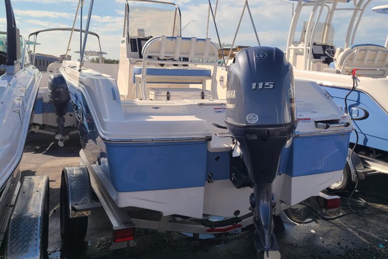 2024 Robalo R180 Center Console