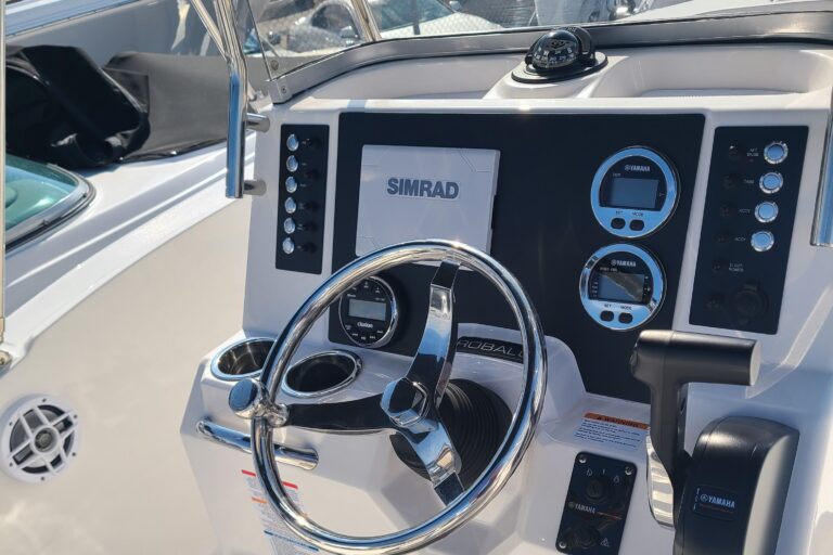 2024 Robalo R180 Center Console