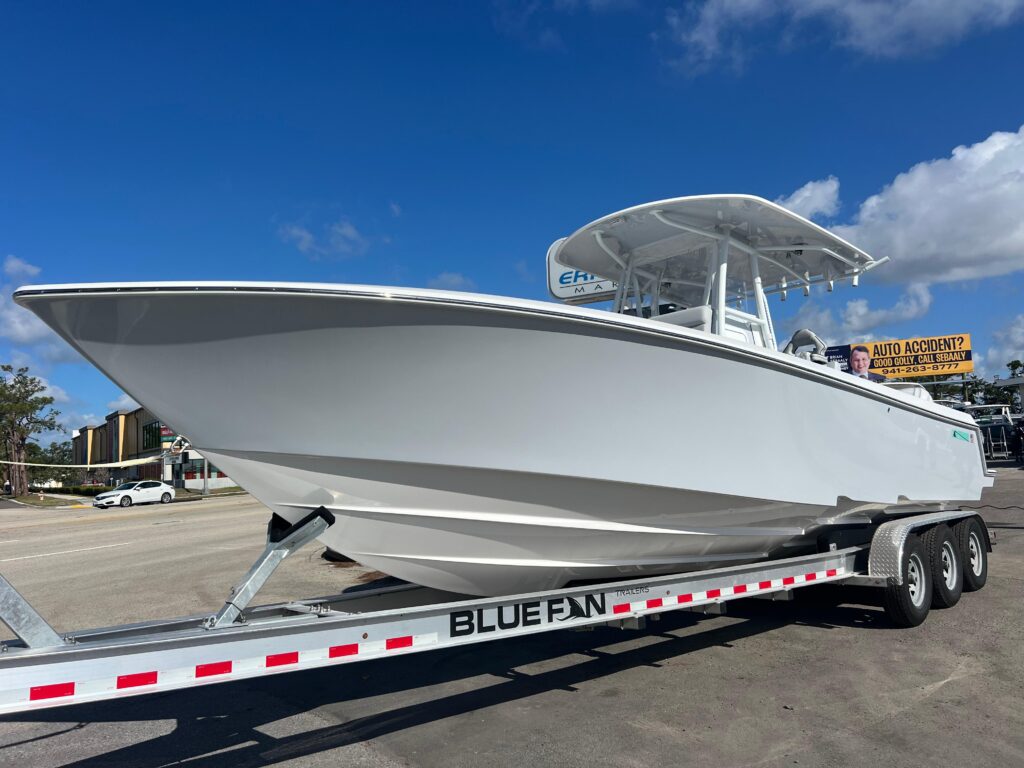 2025 Contender 32 ST