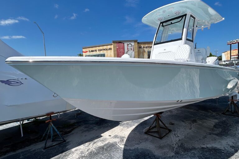 2025 Sportsman Masters 227 Bay Boat