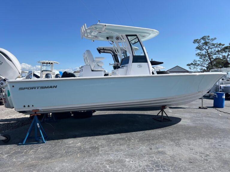 2025 Sportsman Masters 267OE Bay Boat