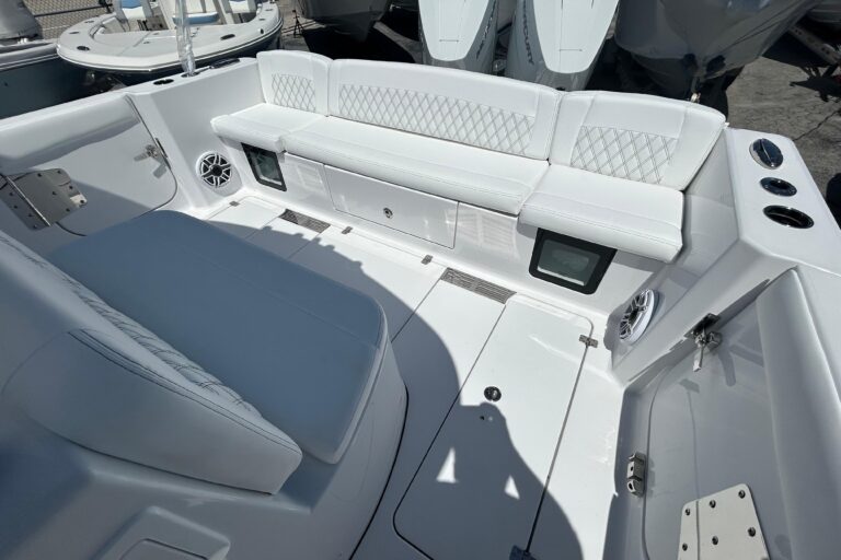 2026 Sportsman Heritage 321 Center Console