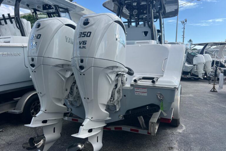 2026 Sportsman Open 302 Center Console