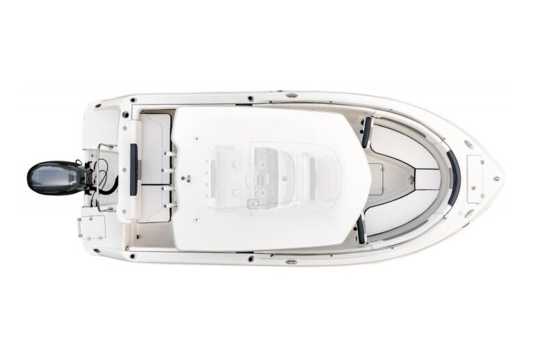 2021 Robalo R222 Explorer