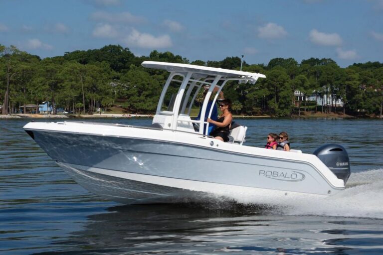 2024 Robalo R222 Explorer