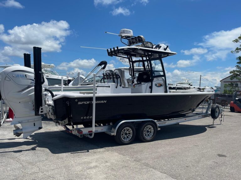 2022 Sportsman Masters 267OE Bay Boat