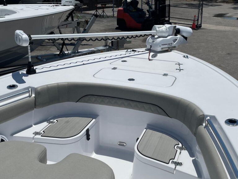 2022 Sportsman Masters 267OE Bay Boat