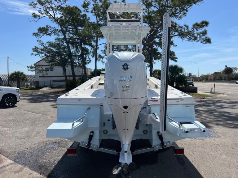 2024 Robalo 246 Sky Deck