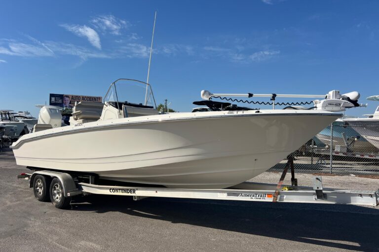 2021 Boston Whaler 250 Dauntless