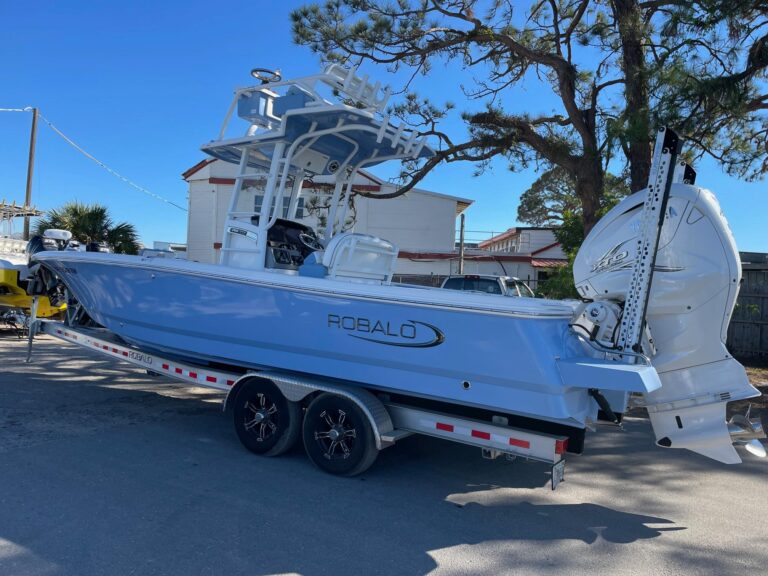2023 Robalo 266 Cayman SD