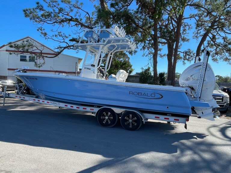 2023 Robalo 266 Cayman SD