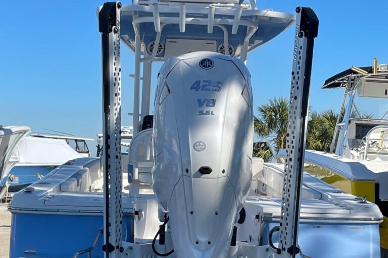 2023 Robalo 266 Cayman SD