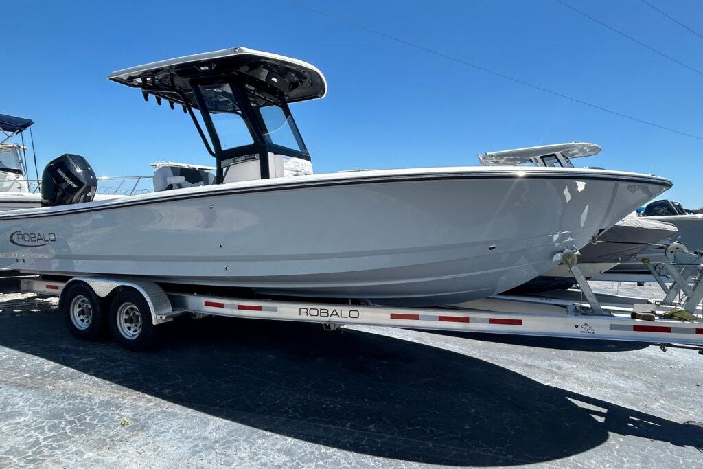 2025 Robalo 266 Cayman