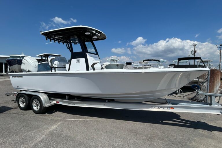 2026 Sportsman Masters 247OE Bay Boat