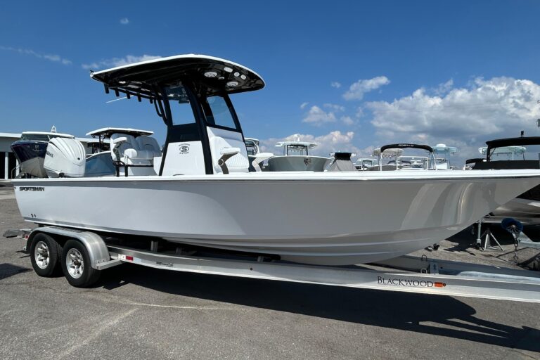 2026 Sportsman Masters 247OE Bay Boat