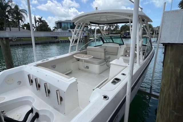 2015 Boston Whaler 270 Vantage