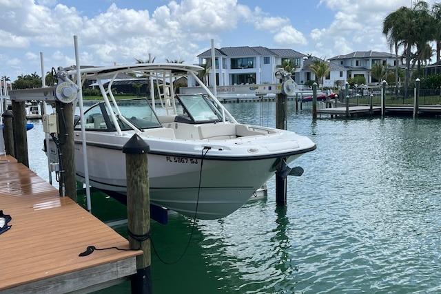 2015 Boston Whaler 270 Vantage
