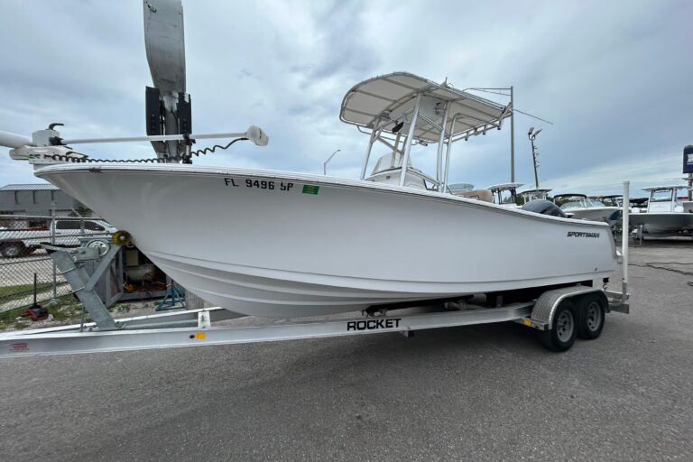 2019 Sportsman Open 232 Center Console