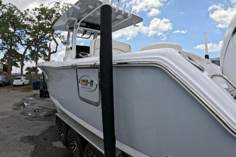 2025 Sea Hunt Ultra 305SE