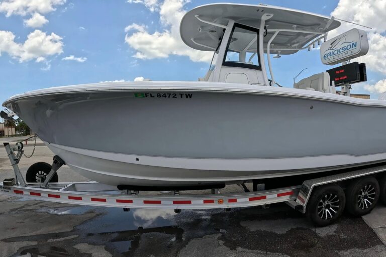 2025 Sea Hunt Ultra 305SE