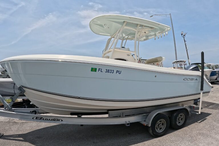 2015 Cobia 237 Center Console