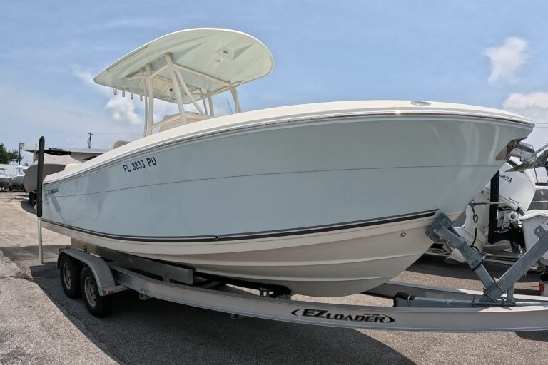 2015 Cobia 237 Center Console